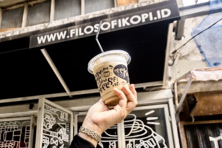 Bisnis Kedai Kopi Para Artis